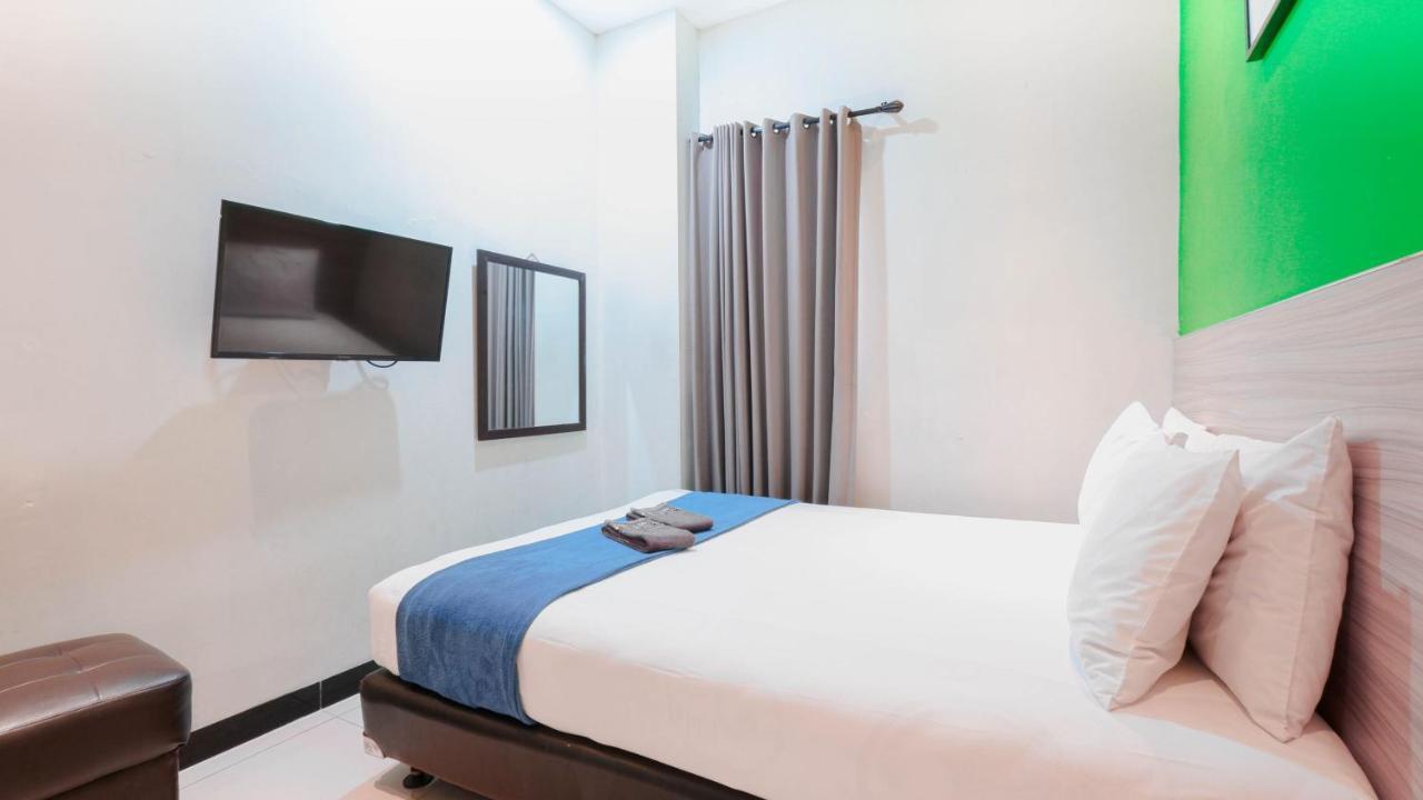 Cabin Hotel Sutomo Yogyakarta Exterior foto